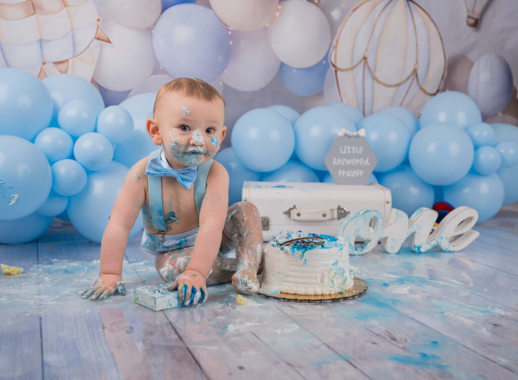 Cake smash photoshoot - Anna  Jain Photography